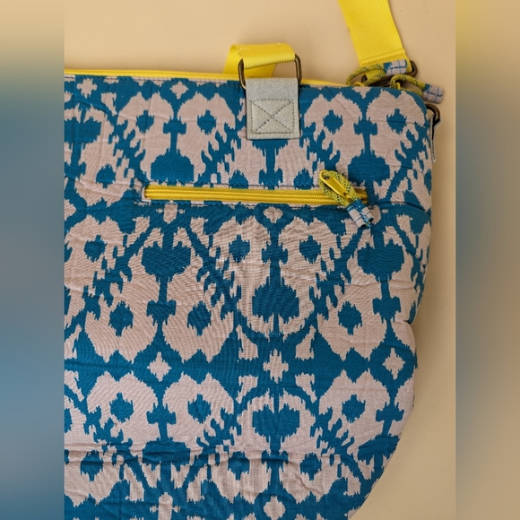KAVU Barbs Bag Crossbody Bag Padded Travel Purse - Picture 5 of 12